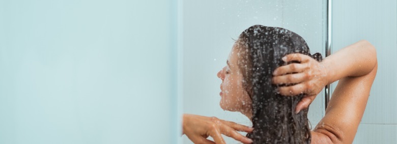 Ainda sobre como cuidar do cabelo no banho